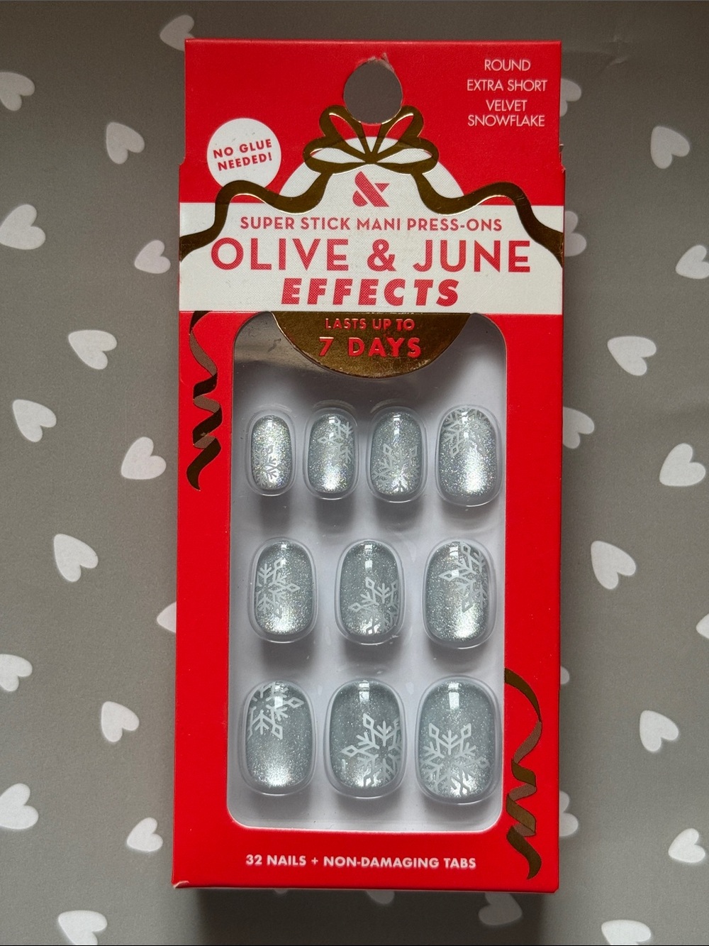 Olive and June Super Stick Mani Press On Nails in Velvet Snowflake
